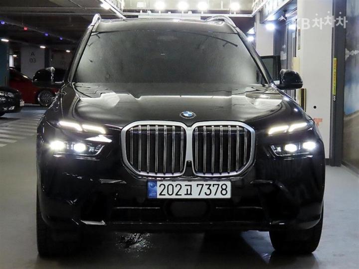 BMW X7 — miniaturë 2