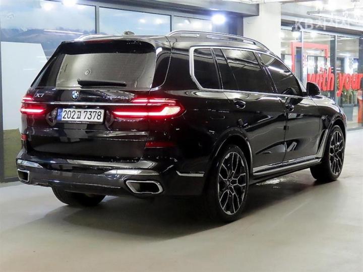 BMW X7 — miniaturë 4