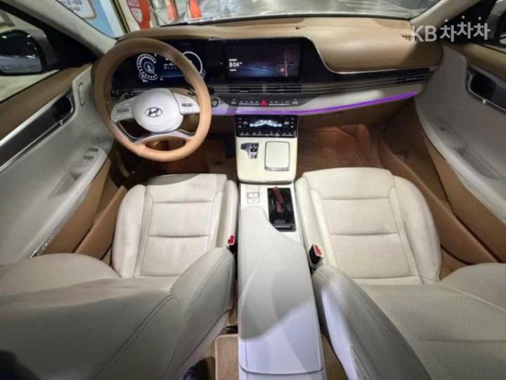 Hyundai Grandeur 2.5 Exclusive 8