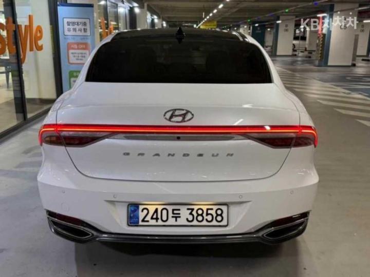 Hyundai Grandeur 2.5 Exclusive 4