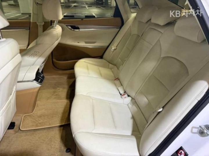 Hyundai Grandeur 2.5 Exclusive 9