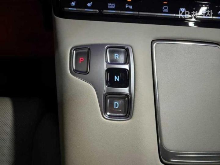 Hyundai Grandeur 2.5 Exclusive 10