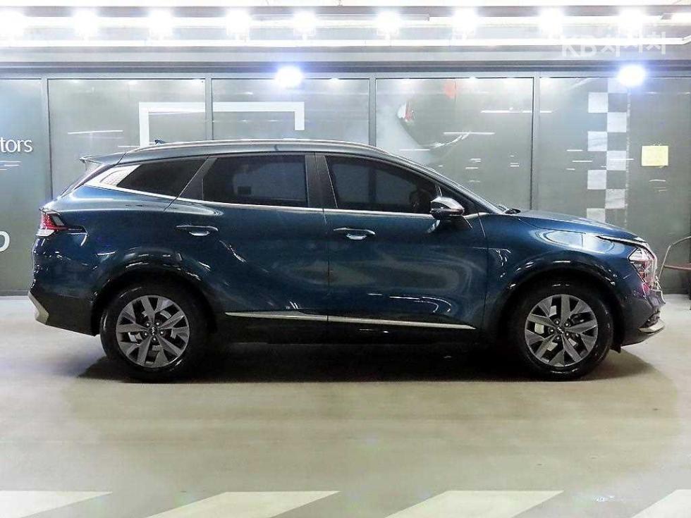 2022 - kia sportage