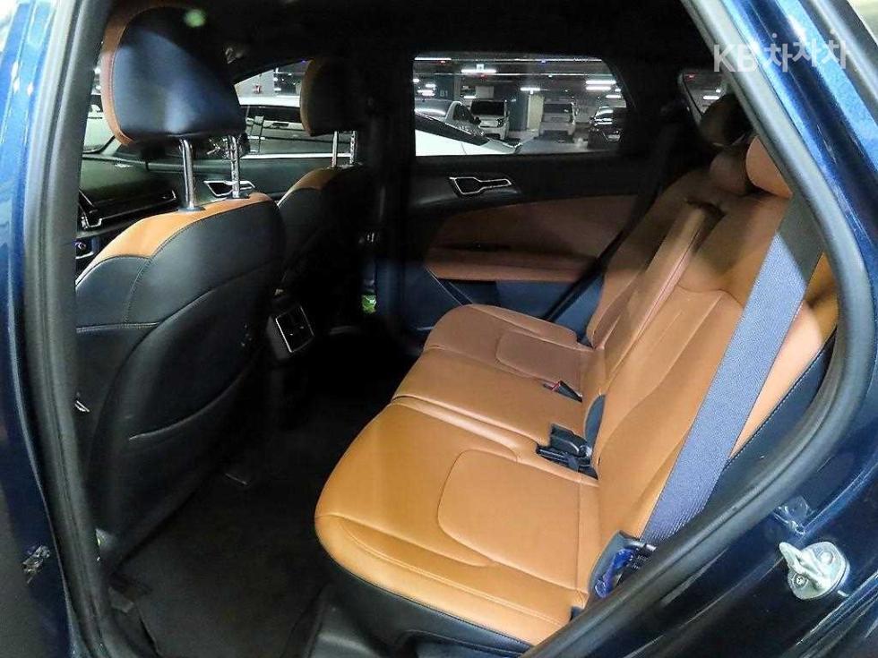 2022 - kia sportage