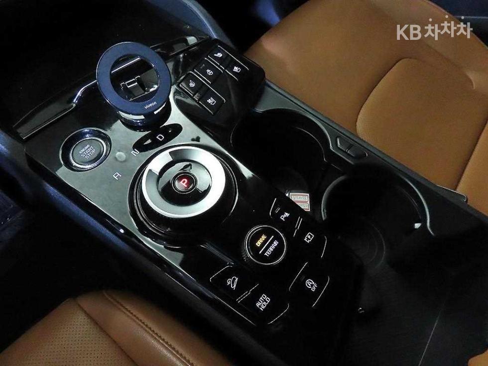 2022 - kia sportage