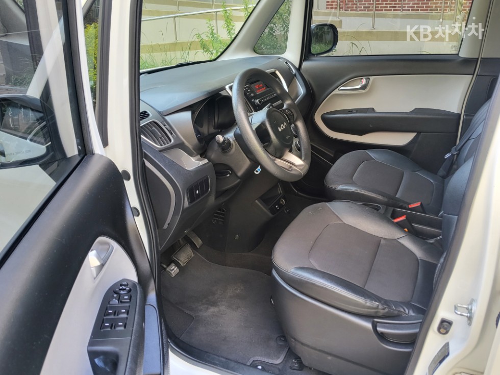 2022 - kia ray
