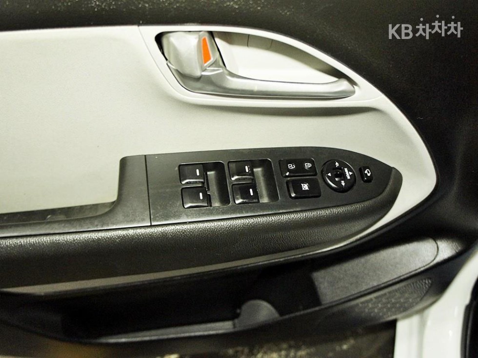 2022 - kia ray