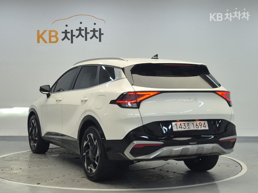 2023 - kia sportage