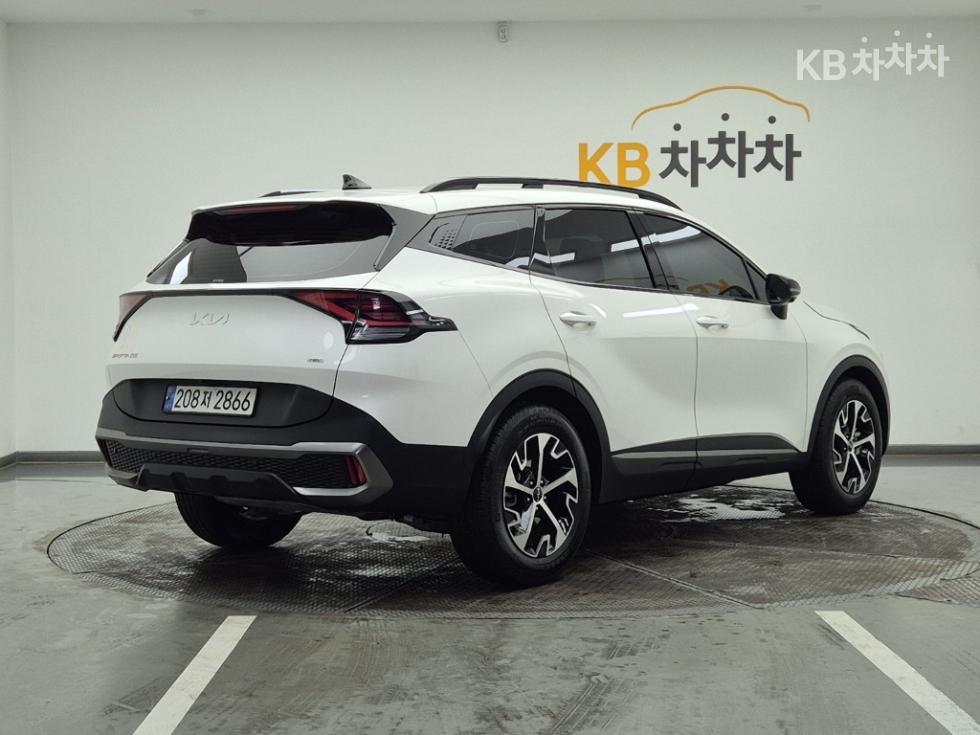 2022 - kia sportage