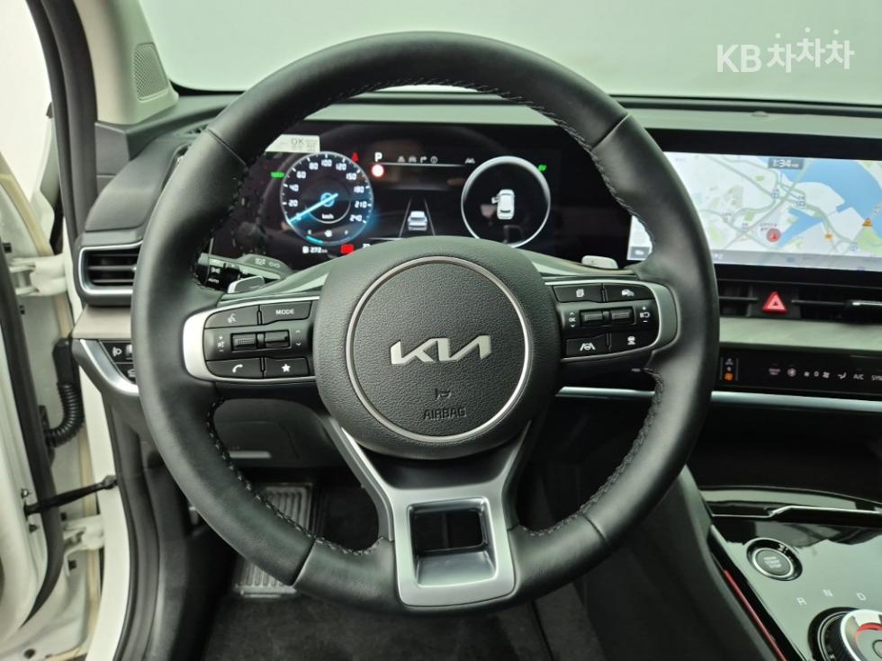 2022 - kia sportage