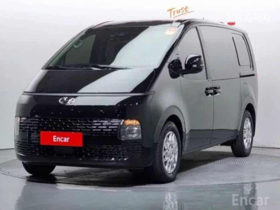2023 hyundai Staria 2.2 Cargo 5 modern