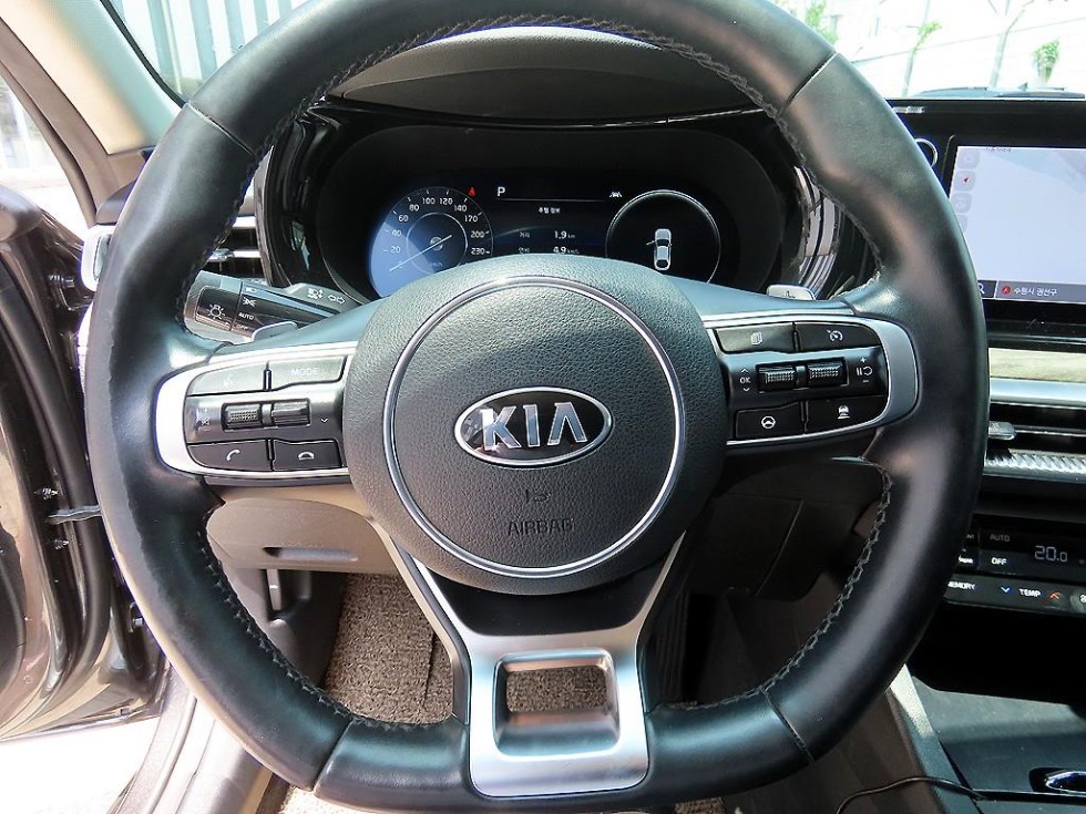 2021 - kia k5