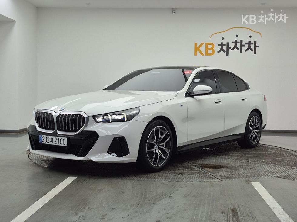 2025 BMW 5 series 520i M Sport
