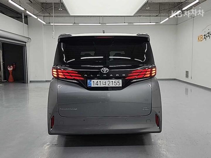 Toyota Alphard — miniaturë 3