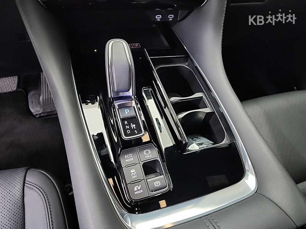 Toyota Alphard — miniaturë 8