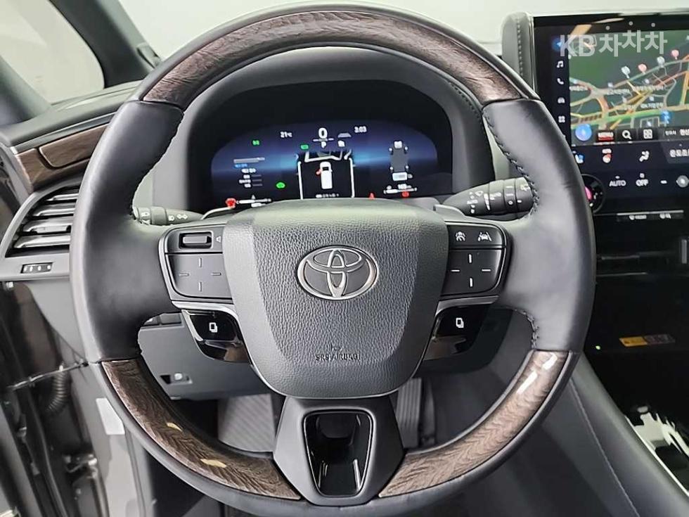 Toyota Alphard — miniaturë 9