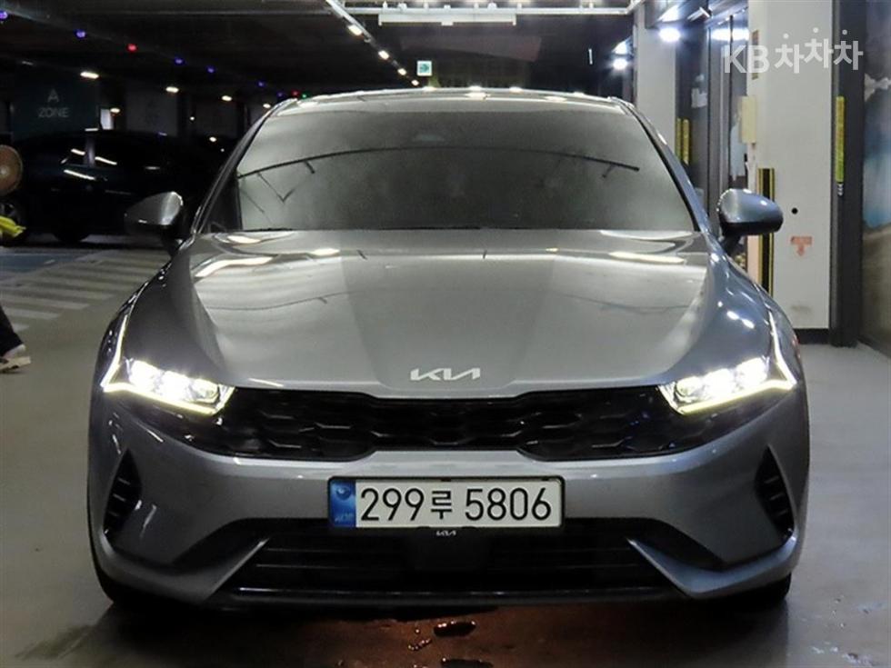2022 - kia k5