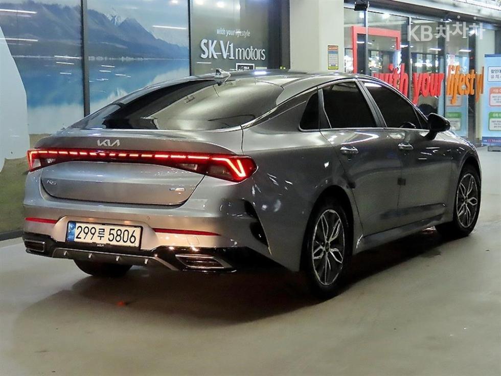 2022 - kia k5