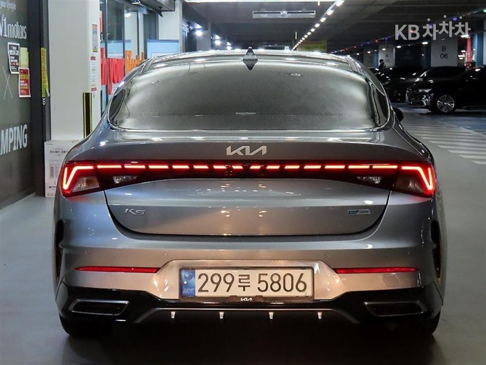 2022 - kia k5
