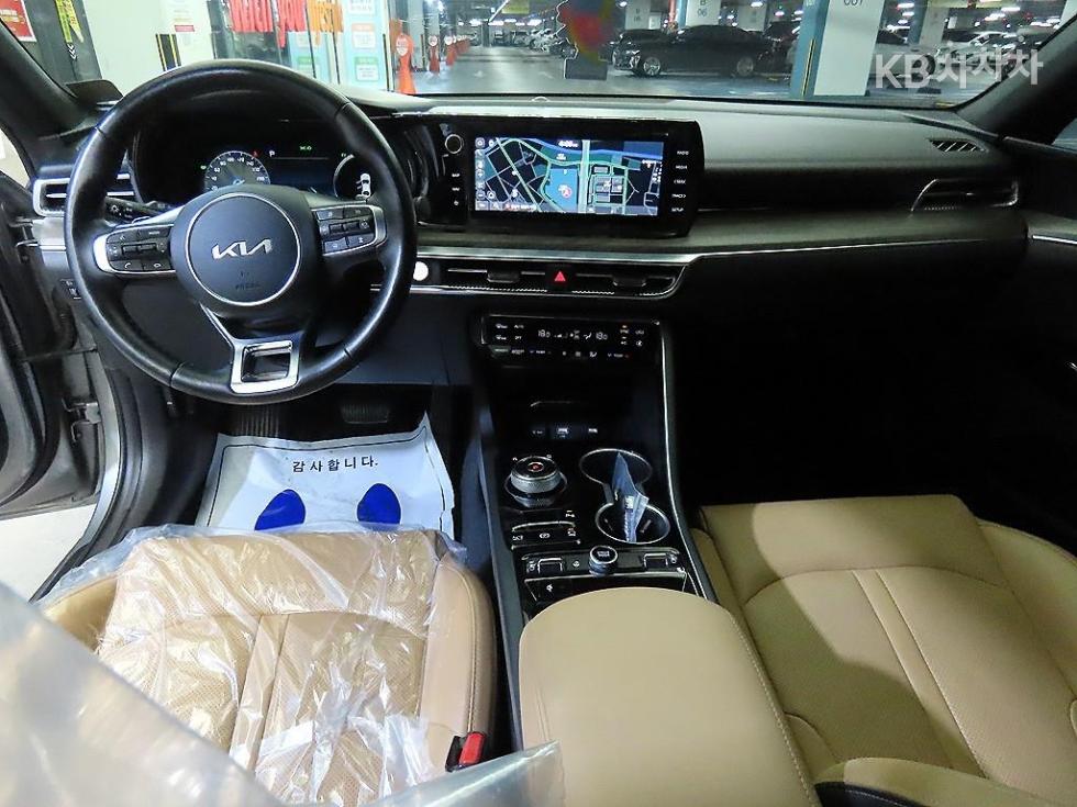 2022 - kia k5