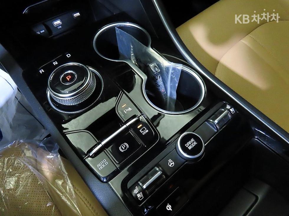 2022 - kia k5