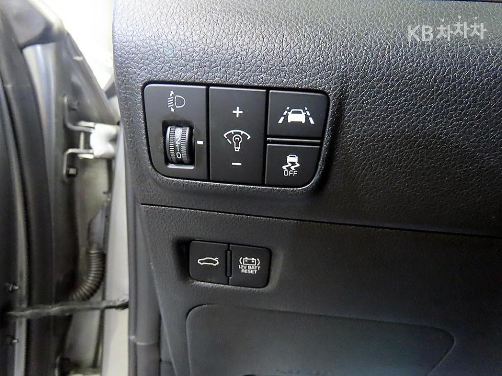 2022 - kia k5