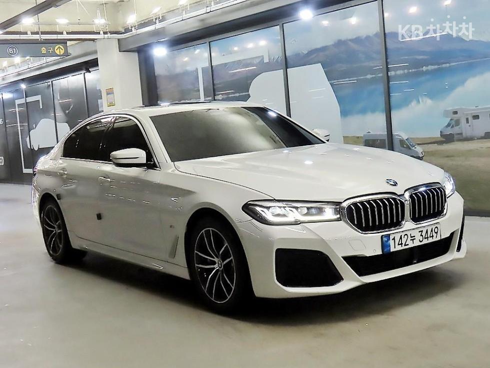 2022 BMW 5 series 520i M Sport