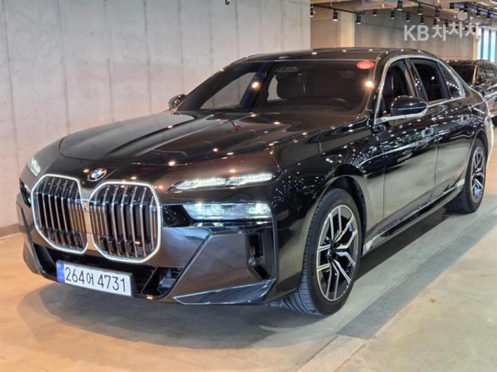 BMW 7er 740i sDrive — foto 1
