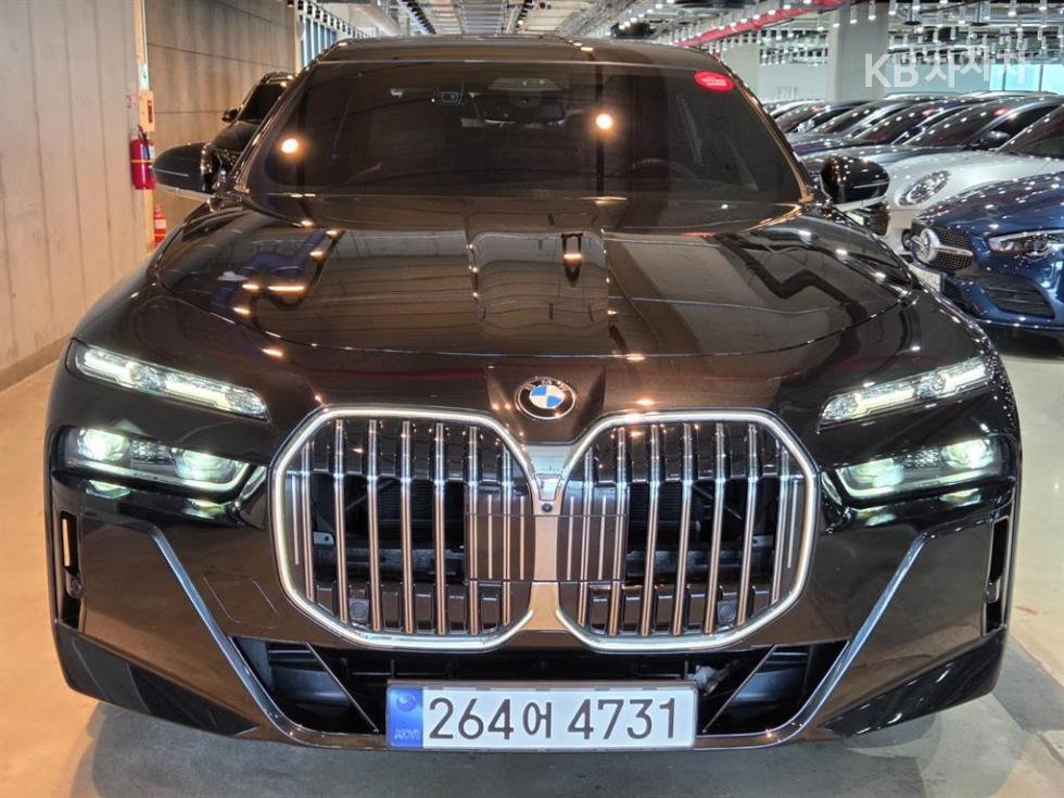 BMW 7er — miniaturë 2