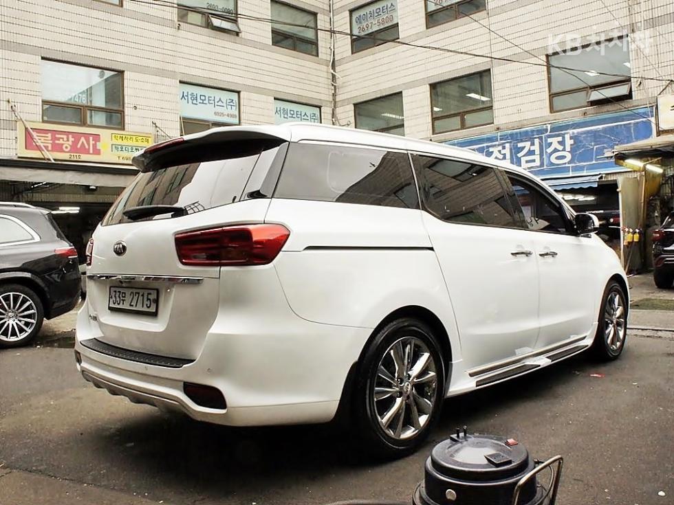 2019 - kia carnival
