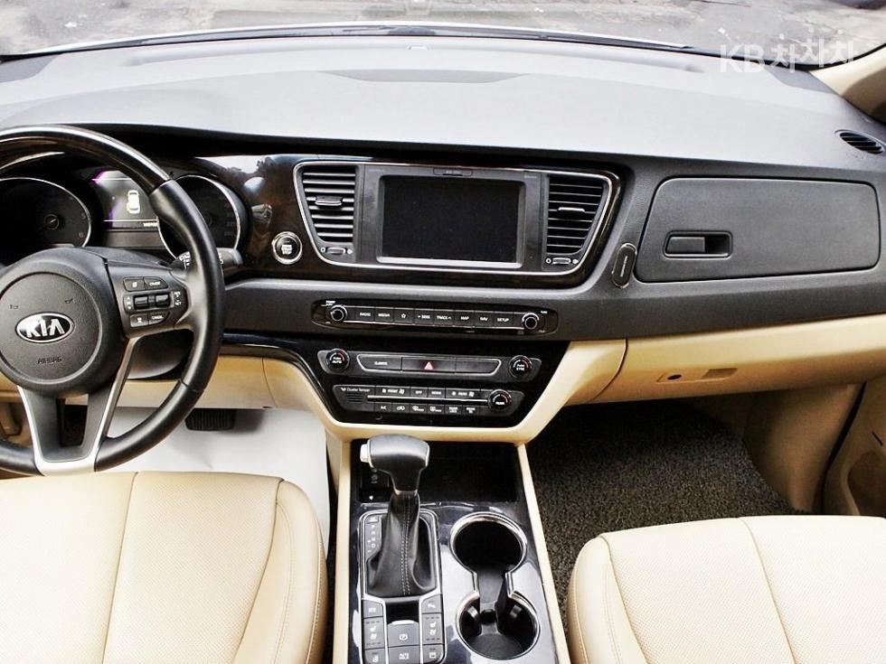 2019 - kia carnival