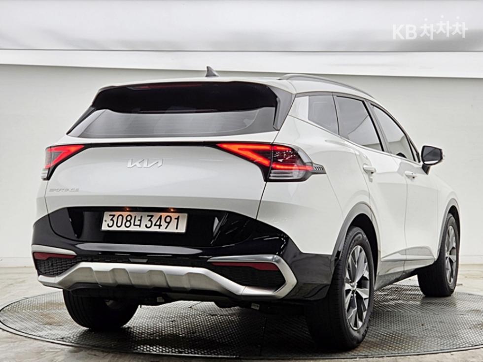 2023 - kia sportage