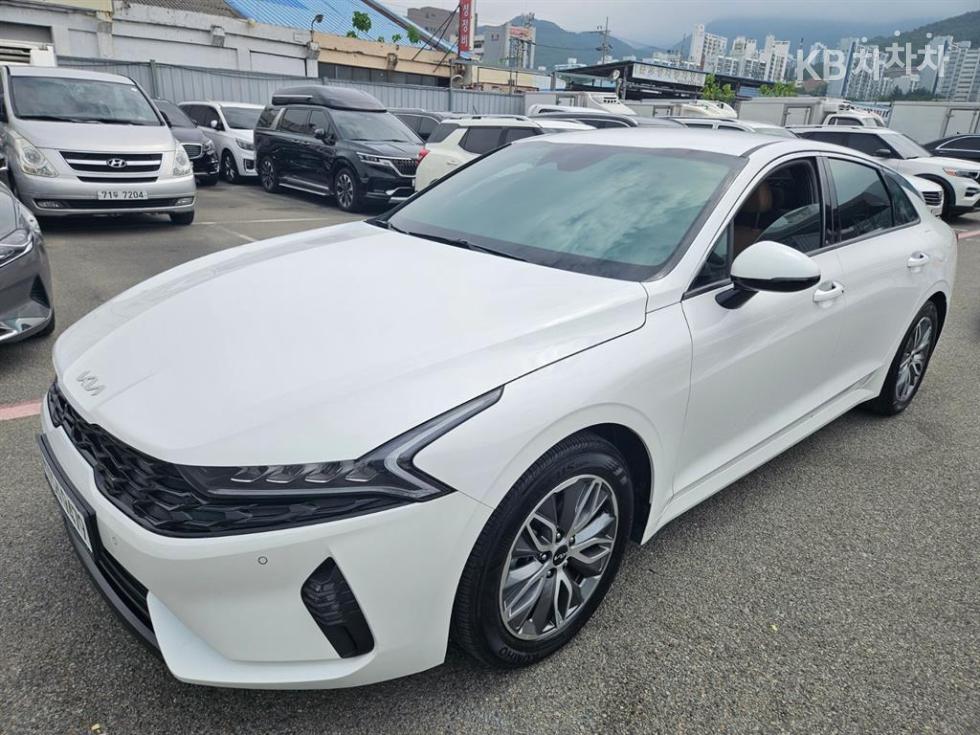 2023 - kia k5