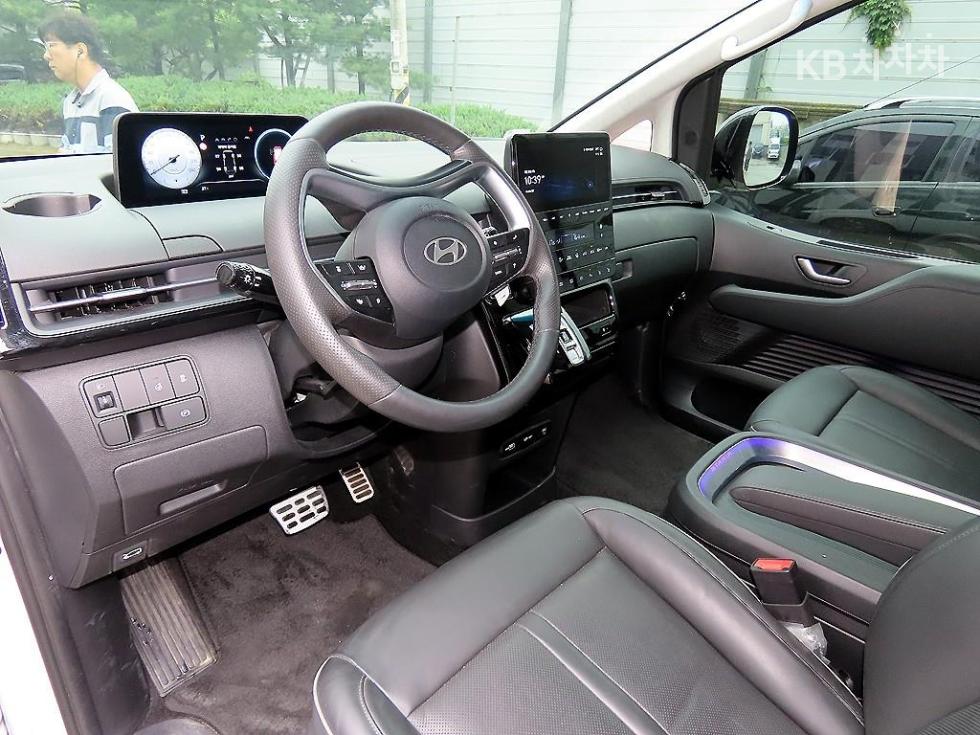 Hyundai Staria — miniaturë 7