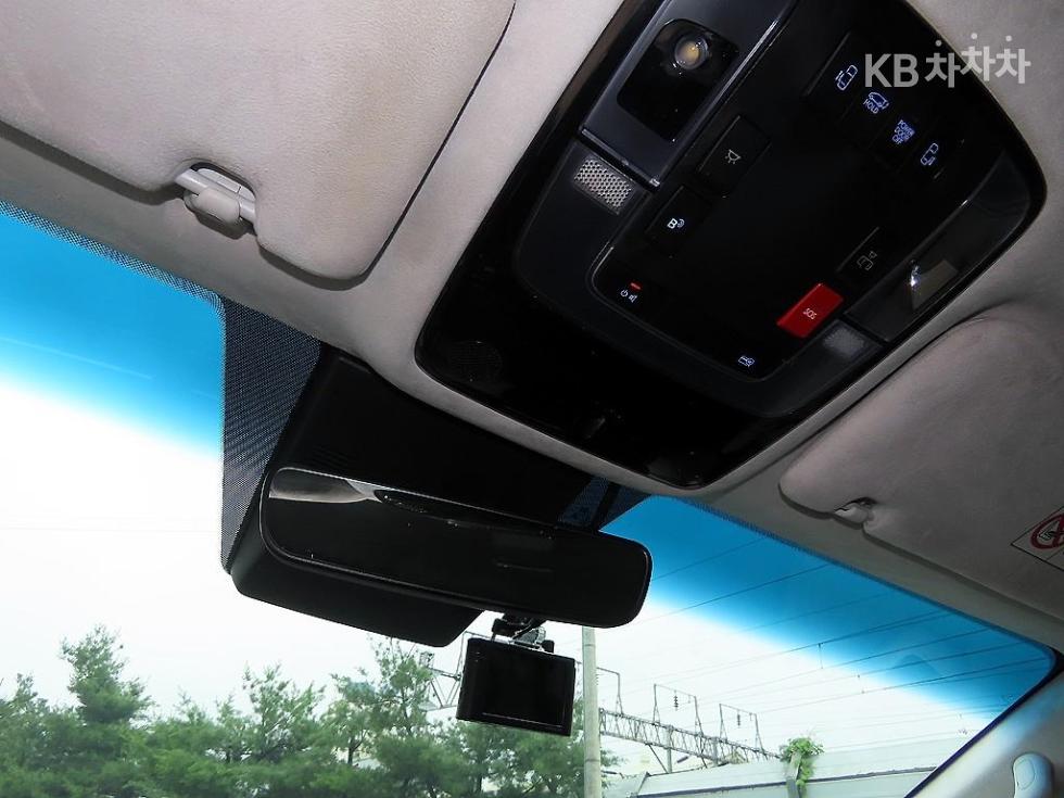 Hyundai Staria — miniaturë 14