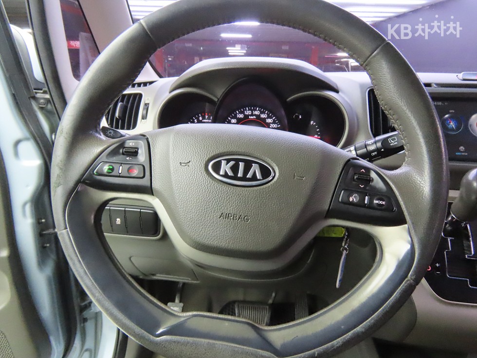 2012 - kia ray
