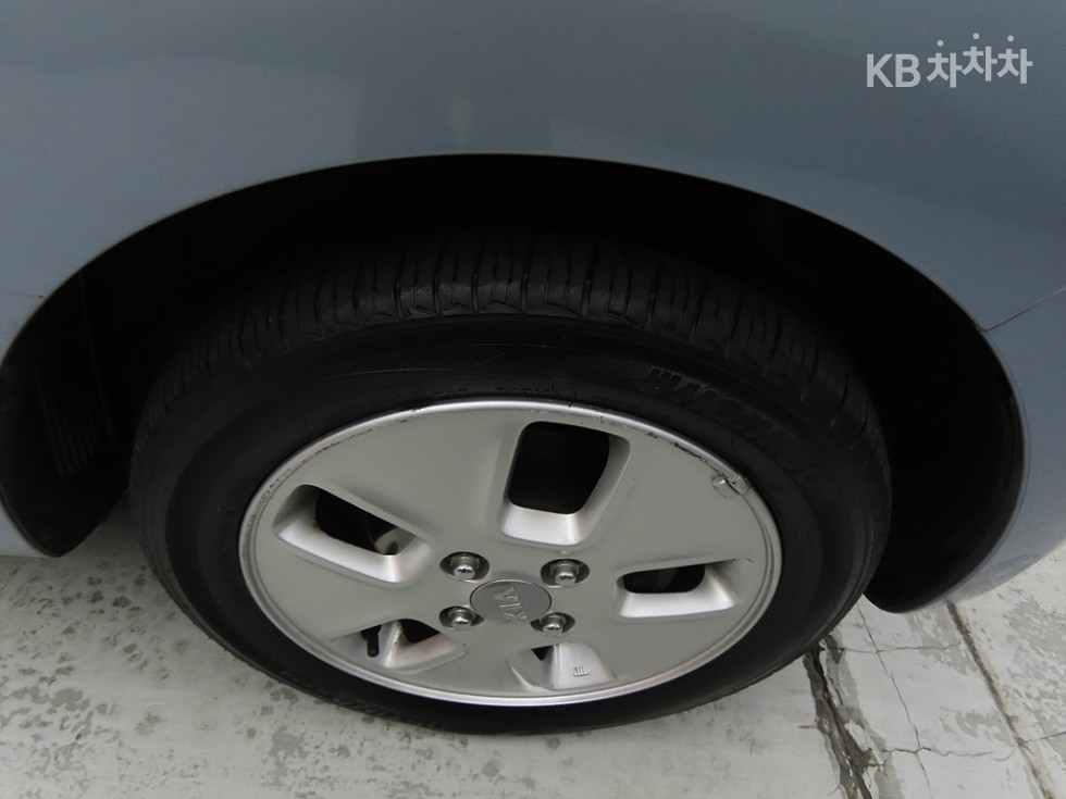2012 - kia ray