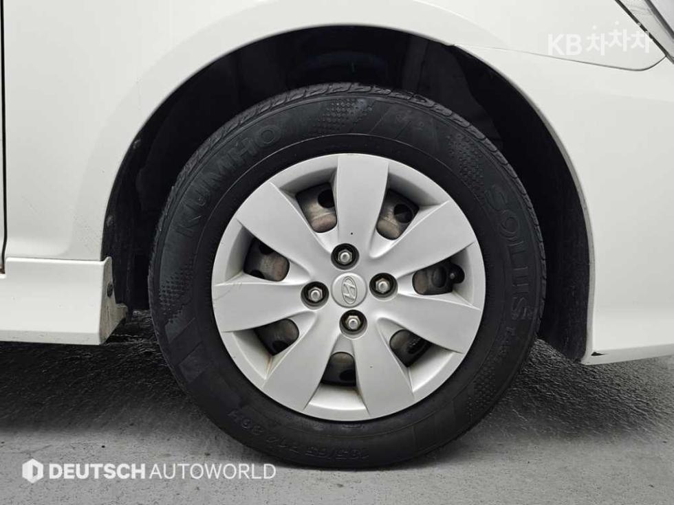 2011 - hyundai verna