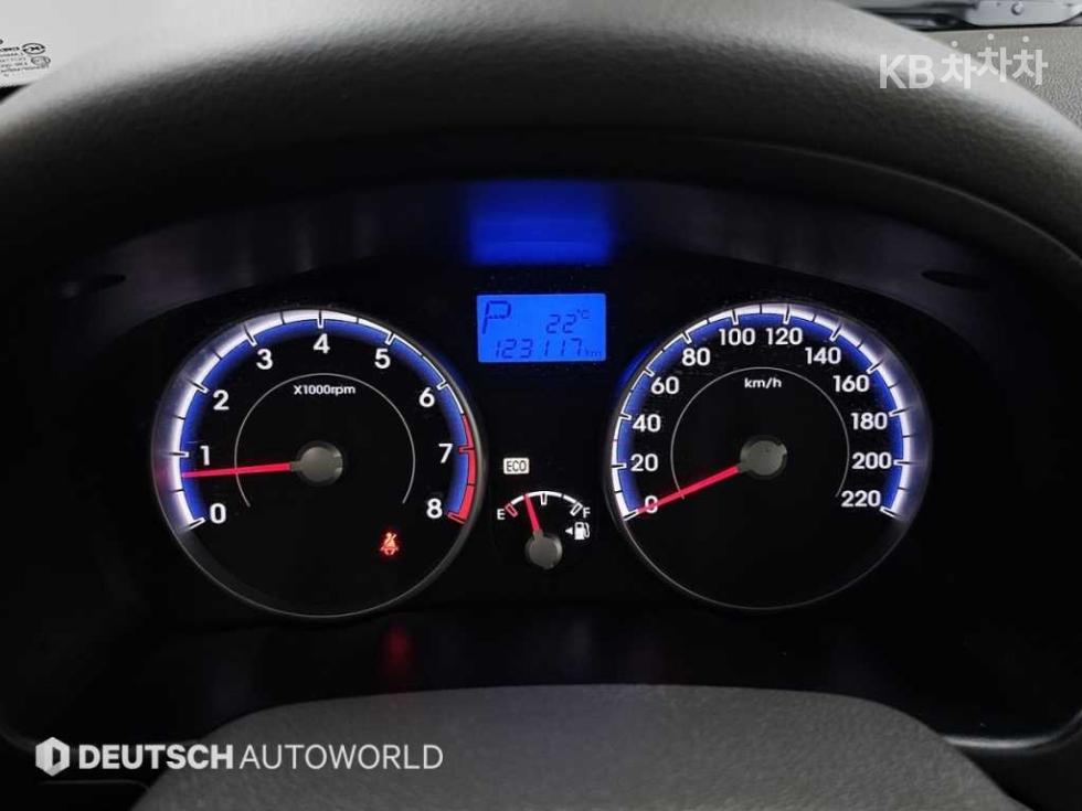 2011 - hyundai verna