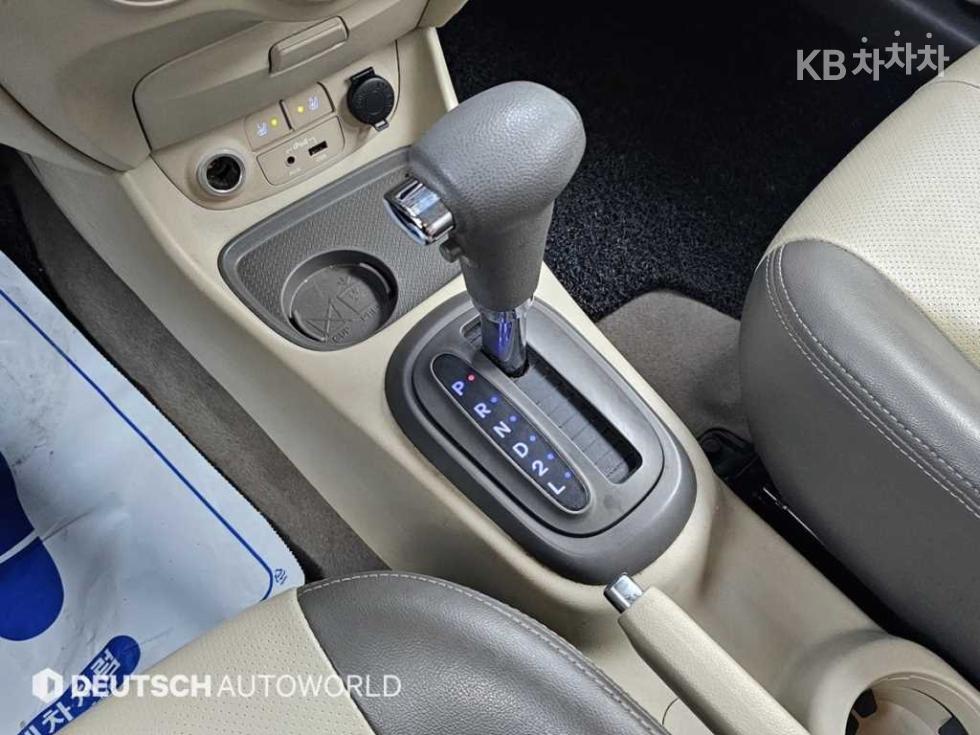 2011 - hyundai verna