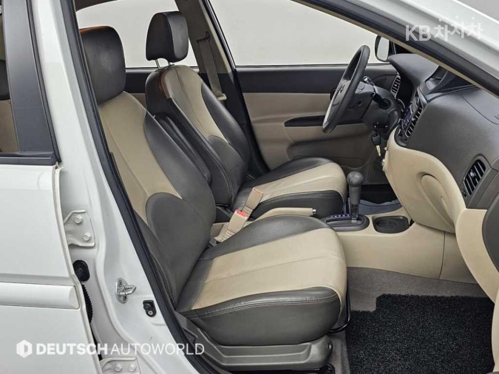 2011 - hyundai verna