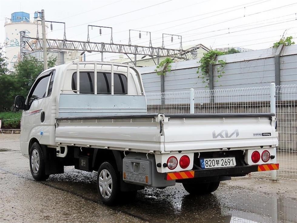 2022 - kia bongo iii