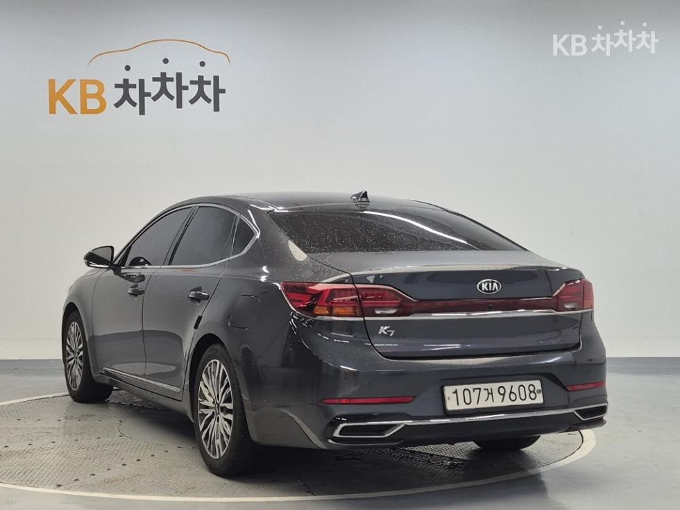 2020 - kia k7