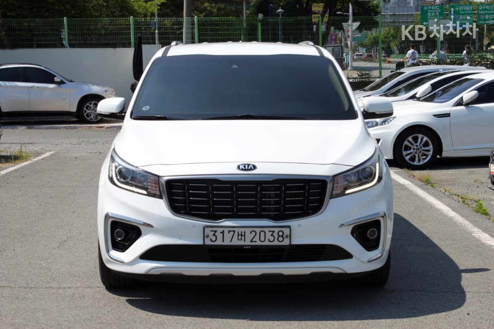 2020 - kia carnival
