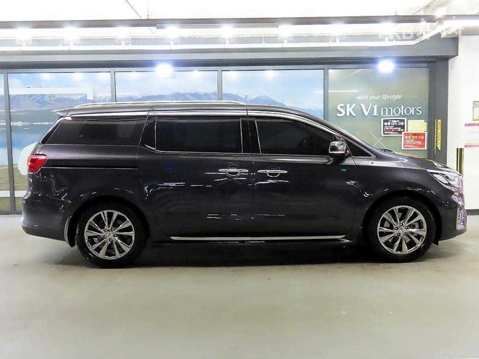 2020 - kia carnival