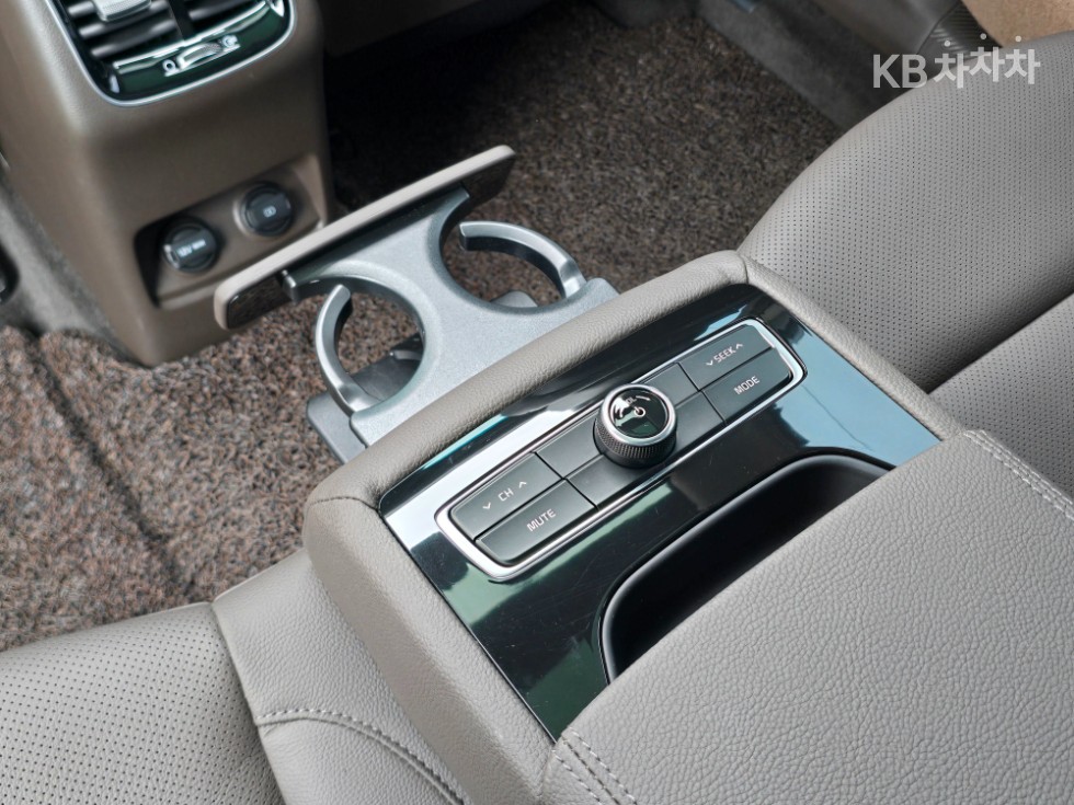 2019 - kia k7