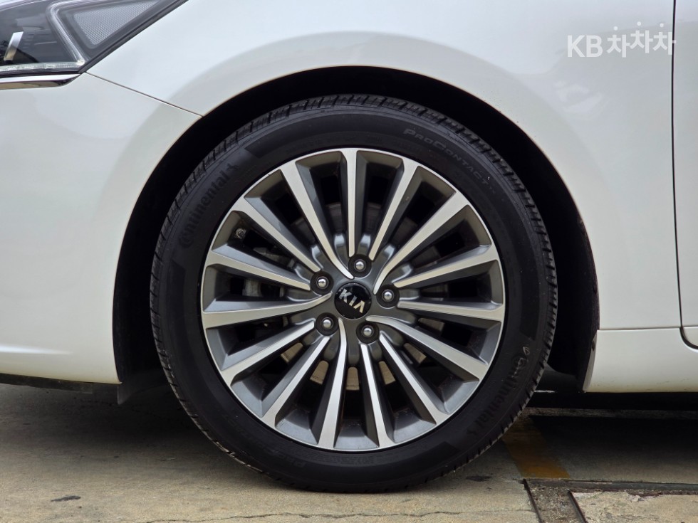 2019 - kia k7