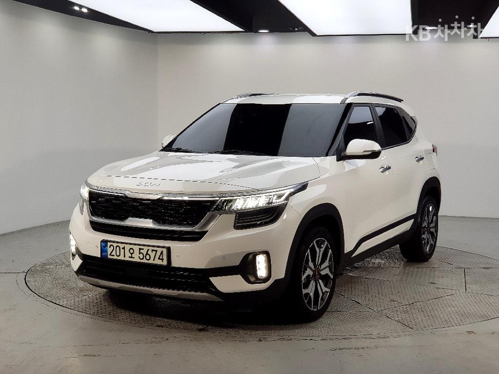 2022 - kia seltos