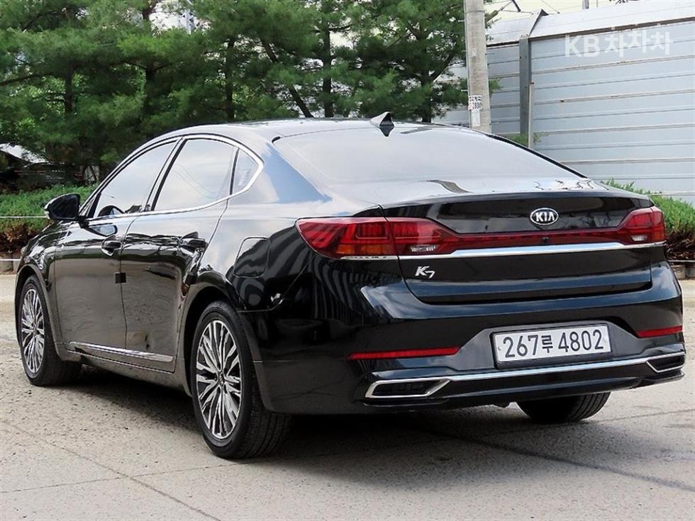 2021 - kia k7