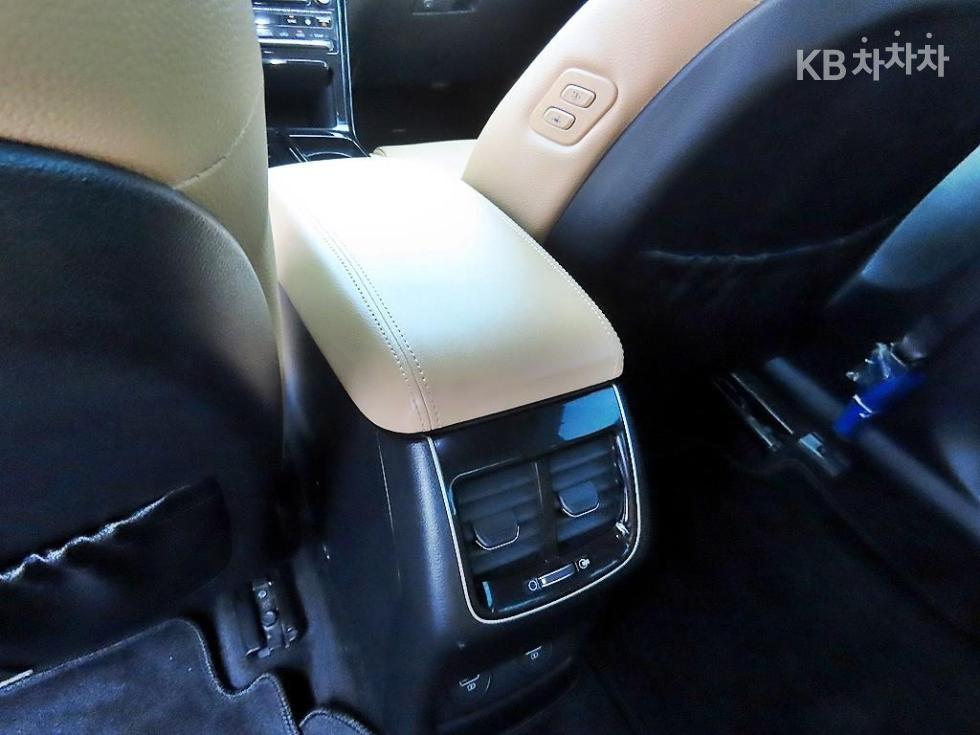 2021 - kia k7
